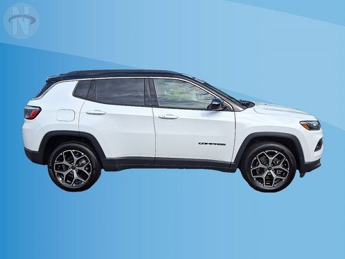 Certified 2025 Jeep Compass Limited AWD/4WD image 18