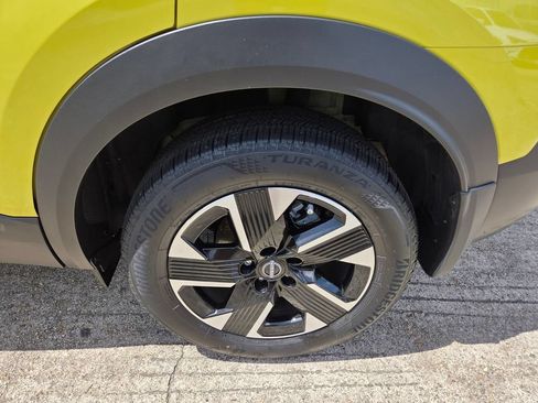 Used 2025 Nissan Kicks SR FWD image 25
