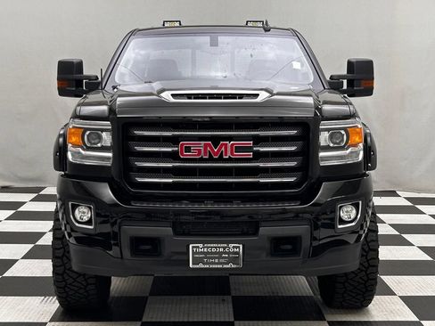 Used 2018 GMC Sierra 2500 SLT w/ Duramax Plus Package AWD/4WD image 3