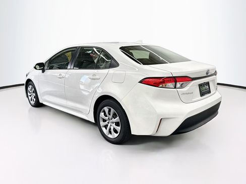 Used 2025 Toyota Corolla LE FWD image 5