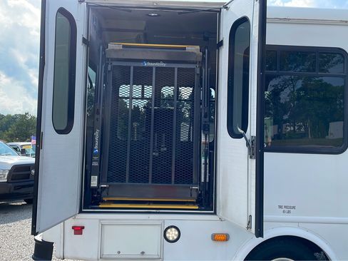 Used 2015 Chevrolet Express 3500 w/ Shuttle Bus Package image 35