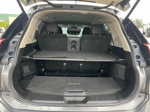 Used 2019 Nissan Rogue SV AWD/4WD image 40