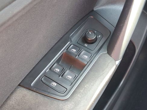 Used 2020 Volkswagen Tiguan S FWD image 15