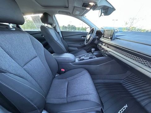 Used 2023 Honda Accord EX image 33