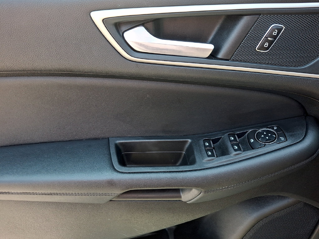 Used 2024 Ford Edge SEL AWD/4WD image 12