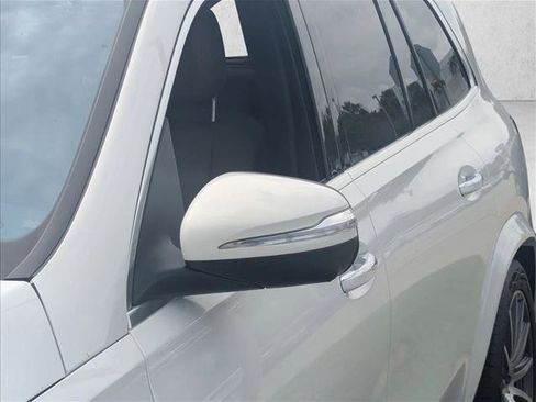 Used 2025 Mercedes-Benz GLS 580 4MATIC image 14
