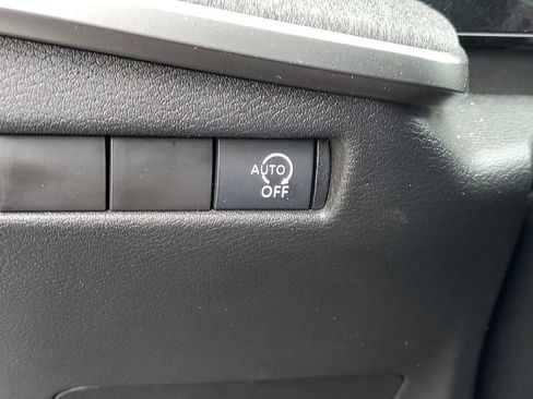 Used 2025 Nissan Kicks SV FWD image 19