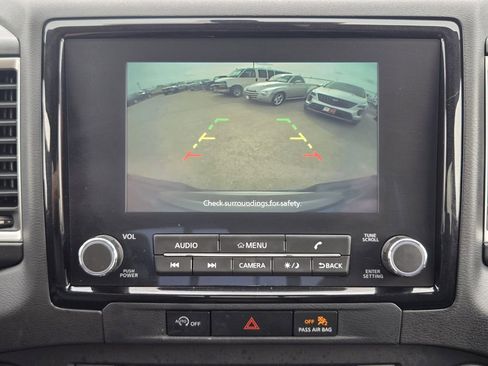 Used 2024 Nissan Frontier SL image 16