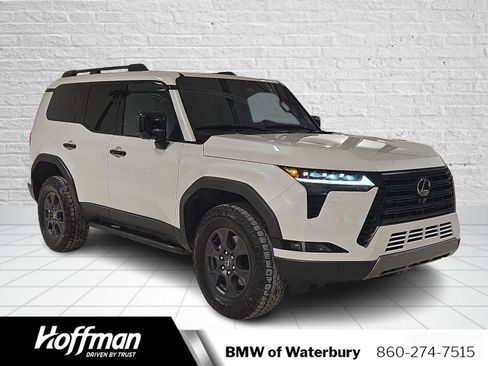 Used 2024 Lexus GX 550 image 1