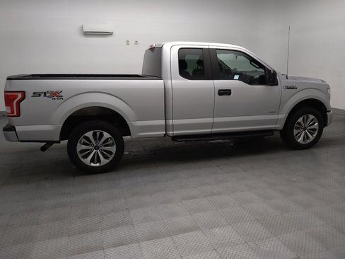 Used 2017 Ford F150 XL w/ Equipment Group 101A Mid AWD/4WD image 10
