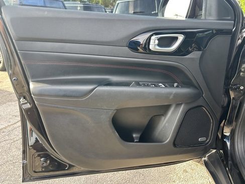 Certified 2022 Jeep Compass Trailhawk w/ Sun and Sound Group AWD/4WD image 32