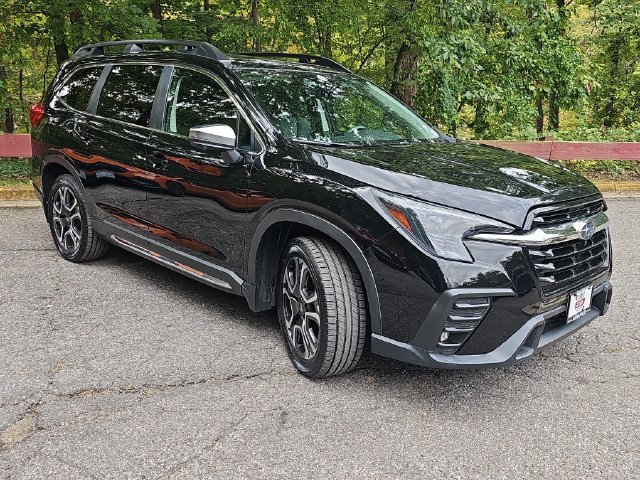 Used 2023 Subaru Ascent Limited w/ Technology Package AWD/4WD image 1