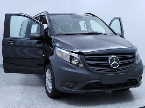Used 2023 Mercedes-Benz Metris Passenger image 12