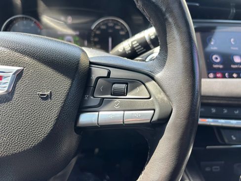 Used 2022 Cadillac XT4 Luxury w/ Cold Weather Package FWD image 25