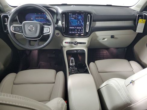 Certified 2026 Volvo XC40 B5 Plus w/ Protection Package Premier AWD/4WD image 17