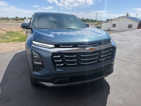 New 2026 Chevrolet Equinox LT w/ Convenience Package II AWD/4WD image 3