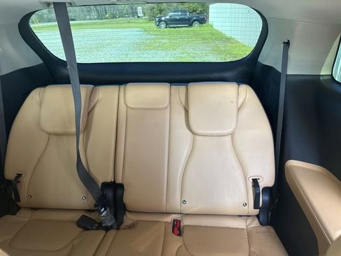 Used 2022 Kia Carnival LX image 18