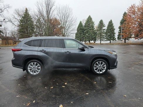 Used 2021 Toyota Highlander Limited image 7