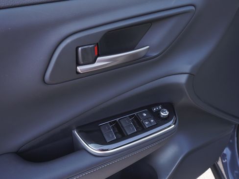 Used 2026 Toyota Crown XLE image 10