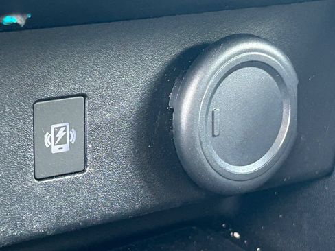 Used 2025 Mitsubishi Outlander 4WD Plug-In Hybrid image 19