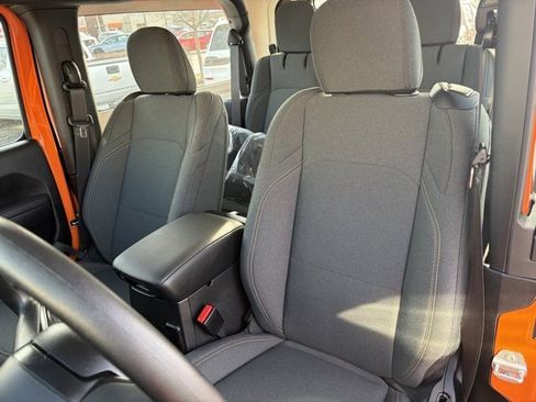 Used 2025 Jeep Wrangler Sport image 18