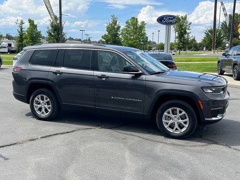 Used 2023 Jeep Grand Cherokee L Limited AWD/4WD image 6