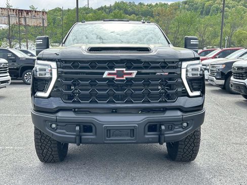 New 2026 Chevrolet Silverado 2500 ZR2 w/ ZR2 Bison Edition AWD/4WD image 8