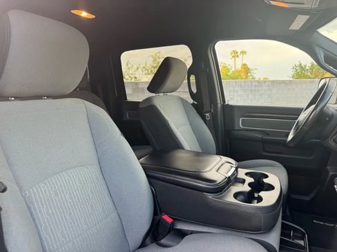 Used 2021 RAM 2500 Big Horn image 31