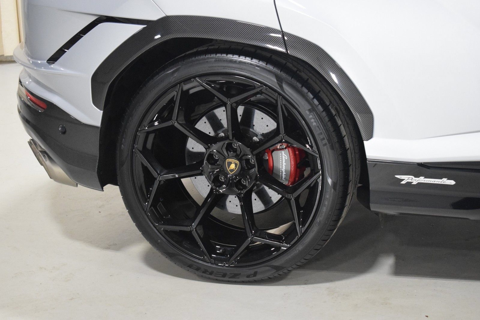 Used 2024 Lamborghini Urus Performante AWD/4WD image 15
