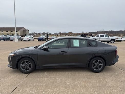 Used 2025 Kia K4 LXS image 6