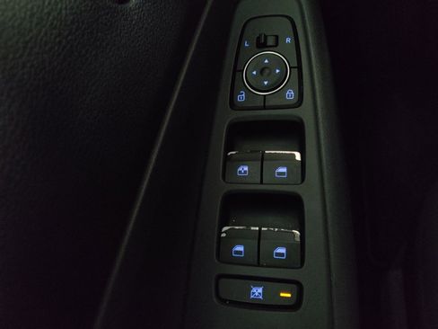 Used 2020 Hyundai Santa Fe SE image 27