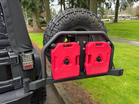 Used 2015 Jeep Wrangler Unlimited Sport image 40