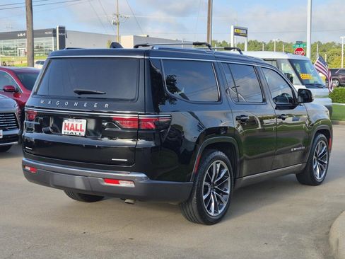 Used 2022 Jeep Wagoneer Series III w/ Premium Group I AWD/4WD image 6