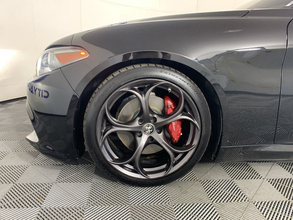 Used 2019 Alfa Romeo Giulia w/ Quick Order Package 22K Sport RWD image 11