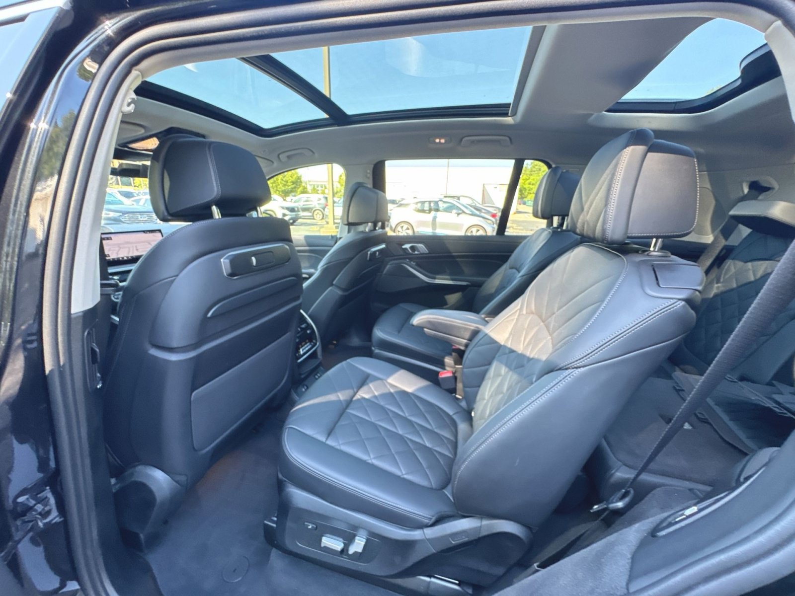 Certified 2024 BMW X7 xDrive40i w/ Premium Package AWD/4WD image 25