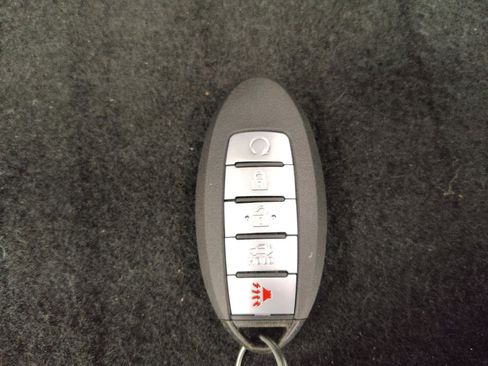 Used 2020 Nissan Rogue SV AWD/4WD image 32