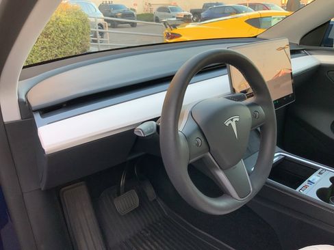 Used 2024 Tesla Model Y Long Range image 16