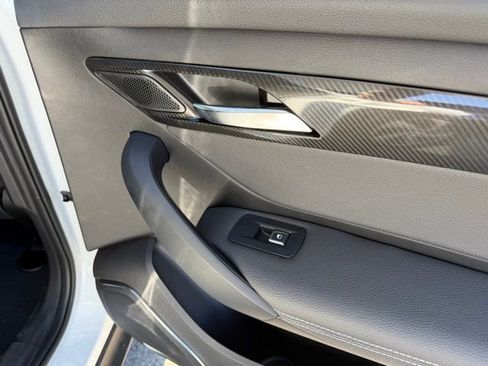 New 2025 VinFast VF 8 Eco image 15