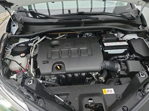 Used 2022 Toyota C-HR XLE image 21