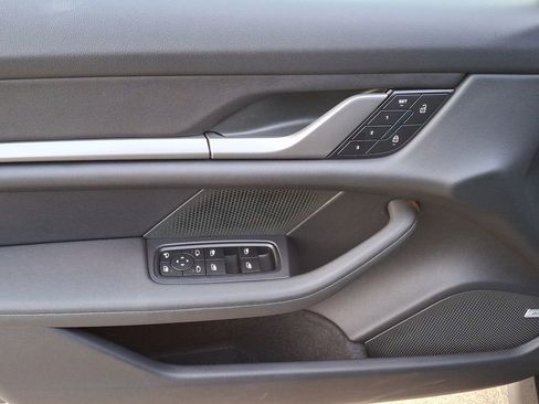 Certified 2025 Porsche Taycan image 10