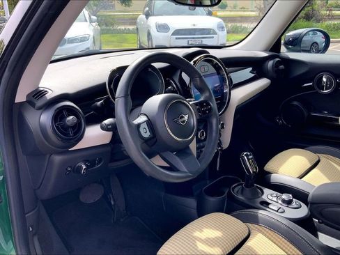 Certified 2022 MINI Cooper SE image 15