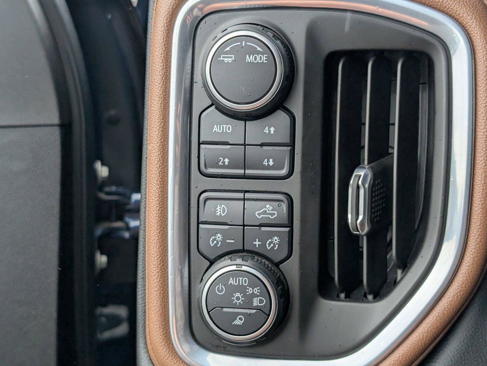 Used 2022 Chevrolet Silverado 3500 High Country w/ Safety Package II AWD/4WD image 30