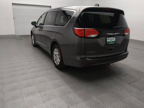 Used 2023 Chrysler Voyager LX FWD image 5