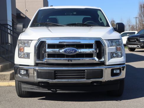 Used 2017 Ford F150 XLT w/ Trailer Tow Package image 4