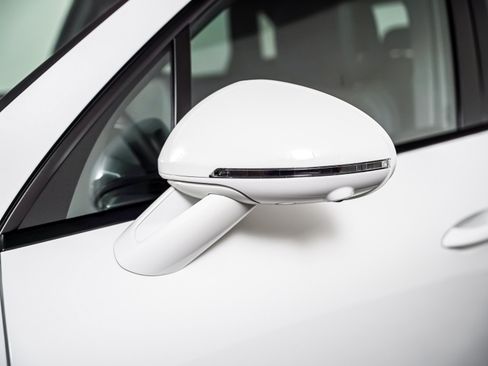 Certified 2026 Porsche Macan AWD/4WD image 28