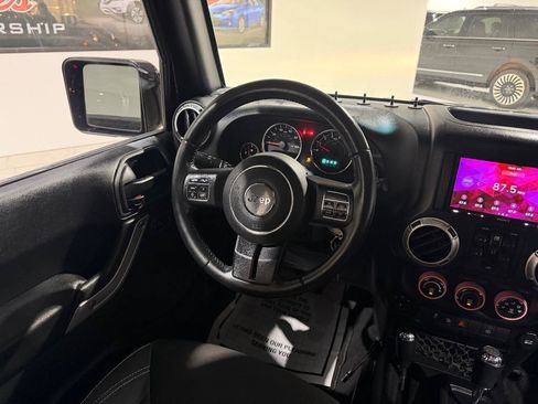 Used 2016 Jeep Wrangler Unlimited Rubicon w/ Connectivity Group AWD/4WD image 22
