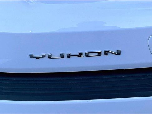 Used 2023 GMC Yukon SLT image 24