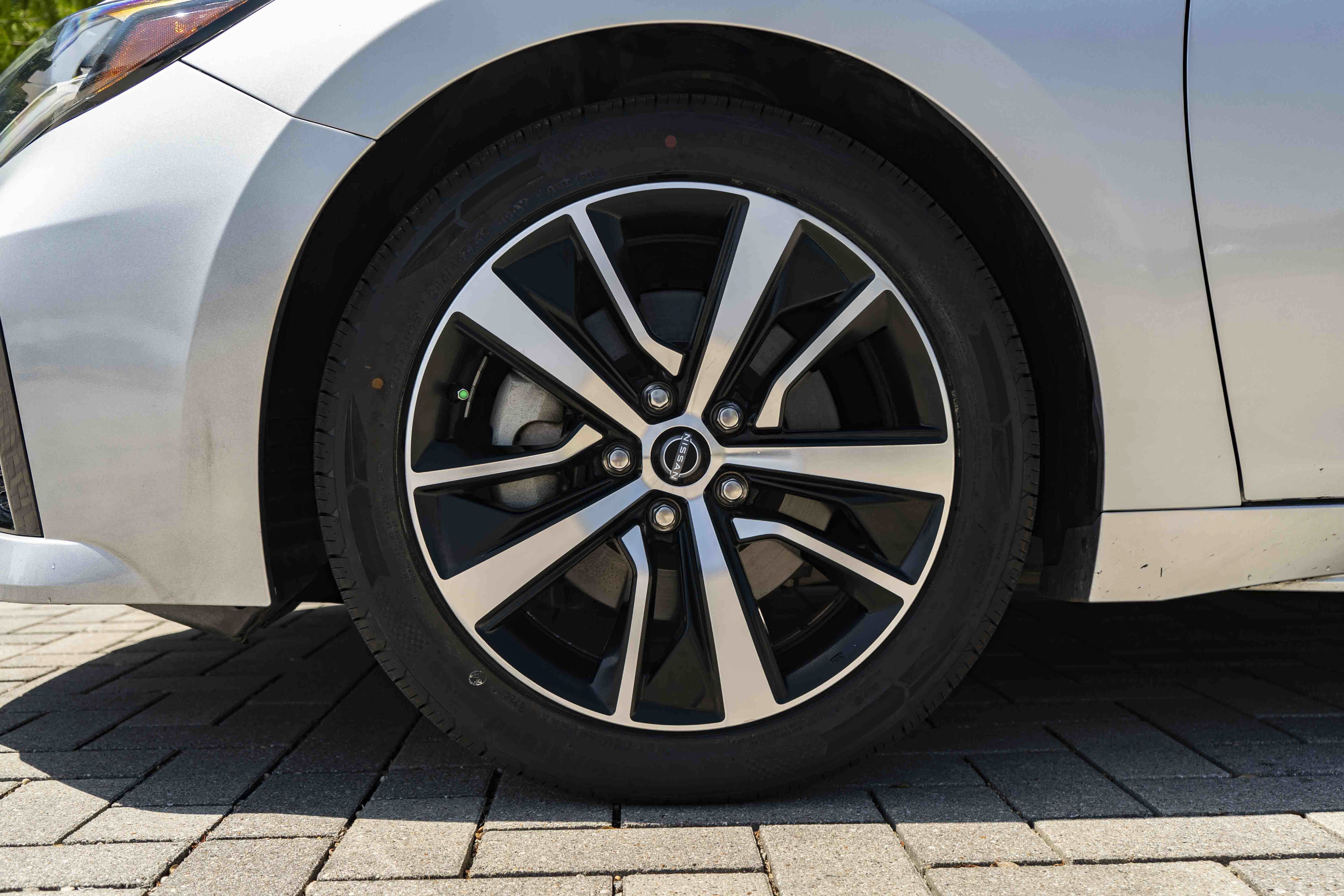 Used 2023 Nissan Maxima SV w/ Floor Mat Group FWD image 13