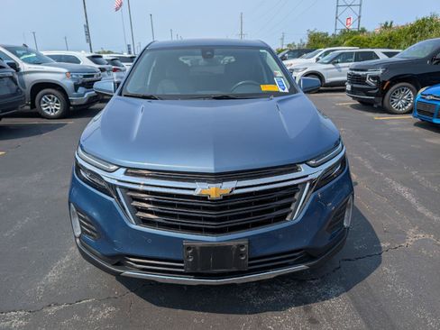 Used 2024 Chevrolet Equinox LT AWD/4WD image 2