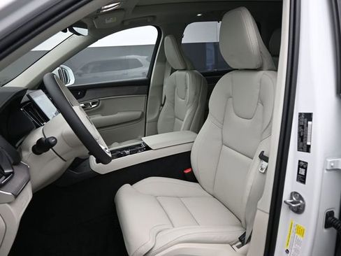 New 2026 Volvo XC90 B6 Ultra w/ Protection Package image 9
